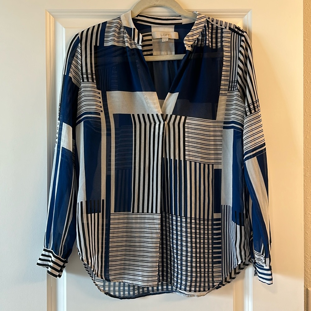 The Loft blouse long sleeves with back and white stripes and royal blue blocks S